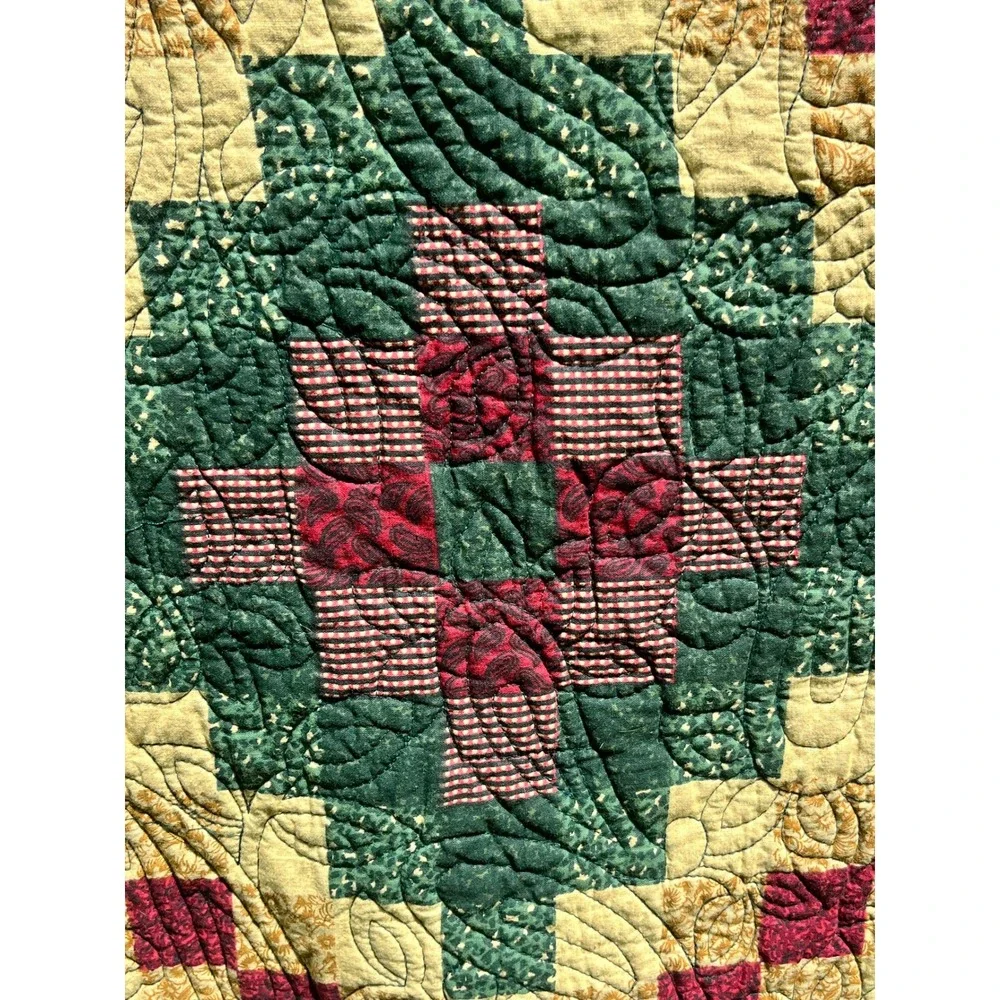 Irish Chain Quilt Throw Green Burgundy Cream Scalloped Machine Quilted 54